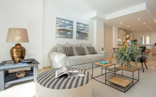 Casă pe malul mării, în zona consacrată New Golden Mile ~ Estepona | Laguna Beach